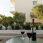Amaryllis Apartments